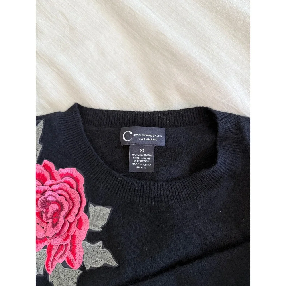 C by Bloomingdale's Black‎ Cashmere Rose Embroidered Sweater XS